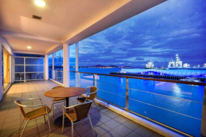 Гостиница QV Private Waterfront Apartment - Princes Wharf - 379  Оклэнд